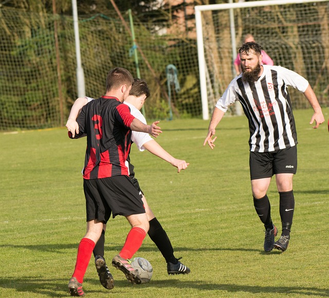 马特拉齐：罗纳尔多是梅西和C罗的结合体，我从不直接防守他